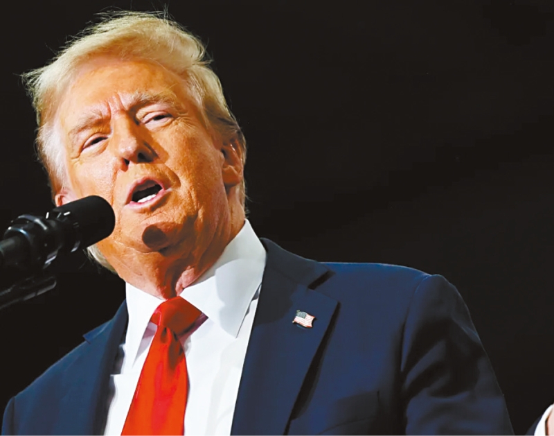 據(jù)《紐約時報》報道，特朗普打破傳統(tǒng)，拒絕簽署一項協(xié)議，公開透露為其過渡團隊提供資金的金主姓名，以及捐款的費用。 法新社資料圖片