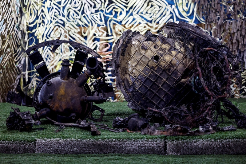 烏克蘭24日首度公開(kāi)俄羅斯新型中程彈道導(dǎo)彈“榛果樹(shù)”（Oreshnik）殘骸。