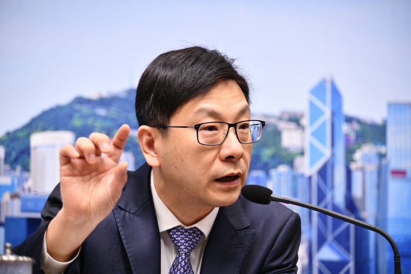 勞工及福利局局長孫玉菡表示，2023年人力供應(yīng)350萬，欠缺約5萬人，至2028年欠缺將高達(dá)18萬人。