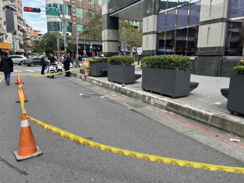 內(nèi)湖情殺，警方封鎖現(xiàn)場調(diào)查