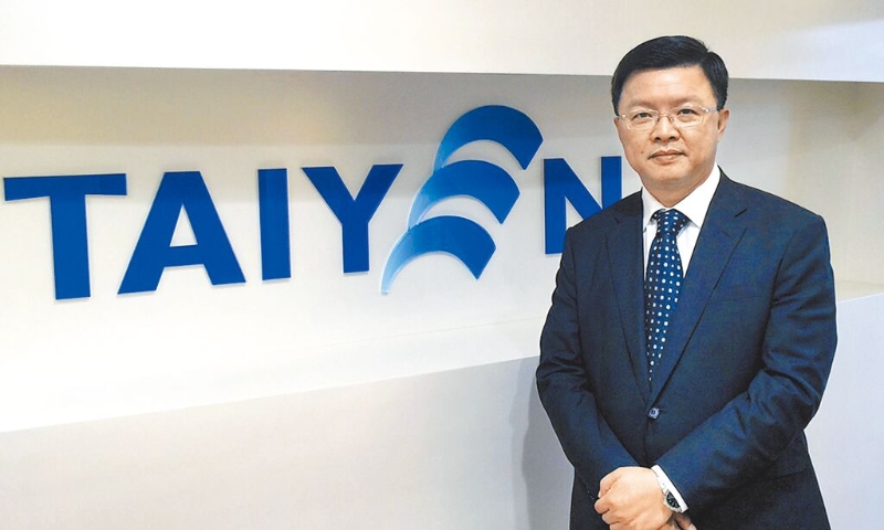 臺(tái)鹽實(shí)業(yè)前董事長(zhǎng)陳啟昱25日遭收押禁見(jiàn)，傳他因?yàn)榉e欠5億賭債被黑白兩道緊盯，致無(wú)法偷渡出境。