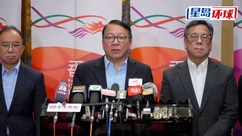 陳國基(中)形容商界整體反應(yīng)正面