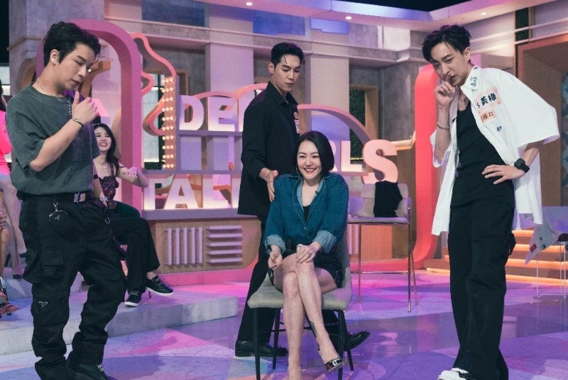 《小姐不熙娣》早前邀請(qǐng)了韓國猛男團(tuán)體”Wild Wild“，小S看著性感的韓國猛男，竟語出驚人：“有10、11年的時(shí)間‘老公沒有碰我’我覺得我下面不知道是什么東西!”