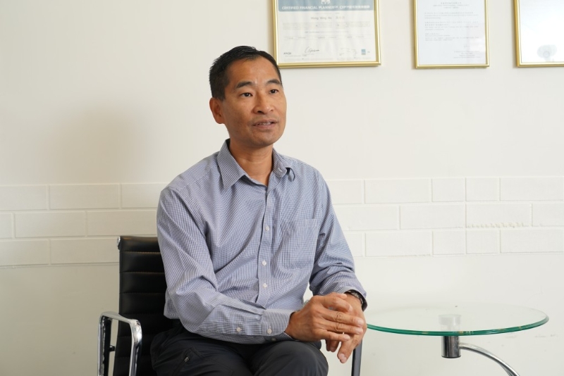 林一鳴認(rèn)為，未來簡(jiǎn)樸房市場(chǎng)將迎來重大轉(zhuǎn)變，惟恐怕尚未被取締的籠屋供應(yīng)增加，變相基層人士倒退住進(jìn)較劏房更差的環(huán)境。