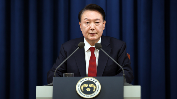 民進(jìn)黨挺尹錫悅戒嚴(yán)鬧國際大笑話 民進(jìn)黨挺尹錫悅戒嚴(yán)鬧國際大笑話