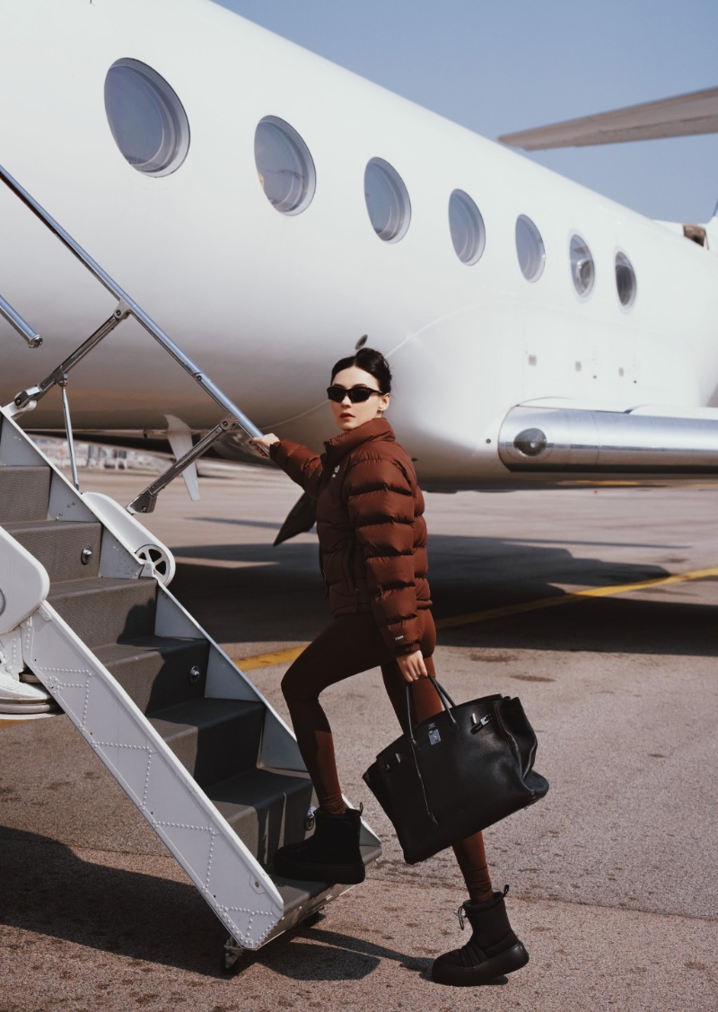 昨（7日）張栢芝的工作室微博分享了多張張栢芝的靚靚登機寫真相，為望眼欲穿的粉絲解渴！