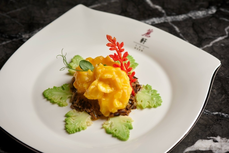 于平安夜及圣誕節(jié)當(dāng)天特別推出八道菜圣誕晚宴，結(jié)合中式美食文化及西方節(jié)慶