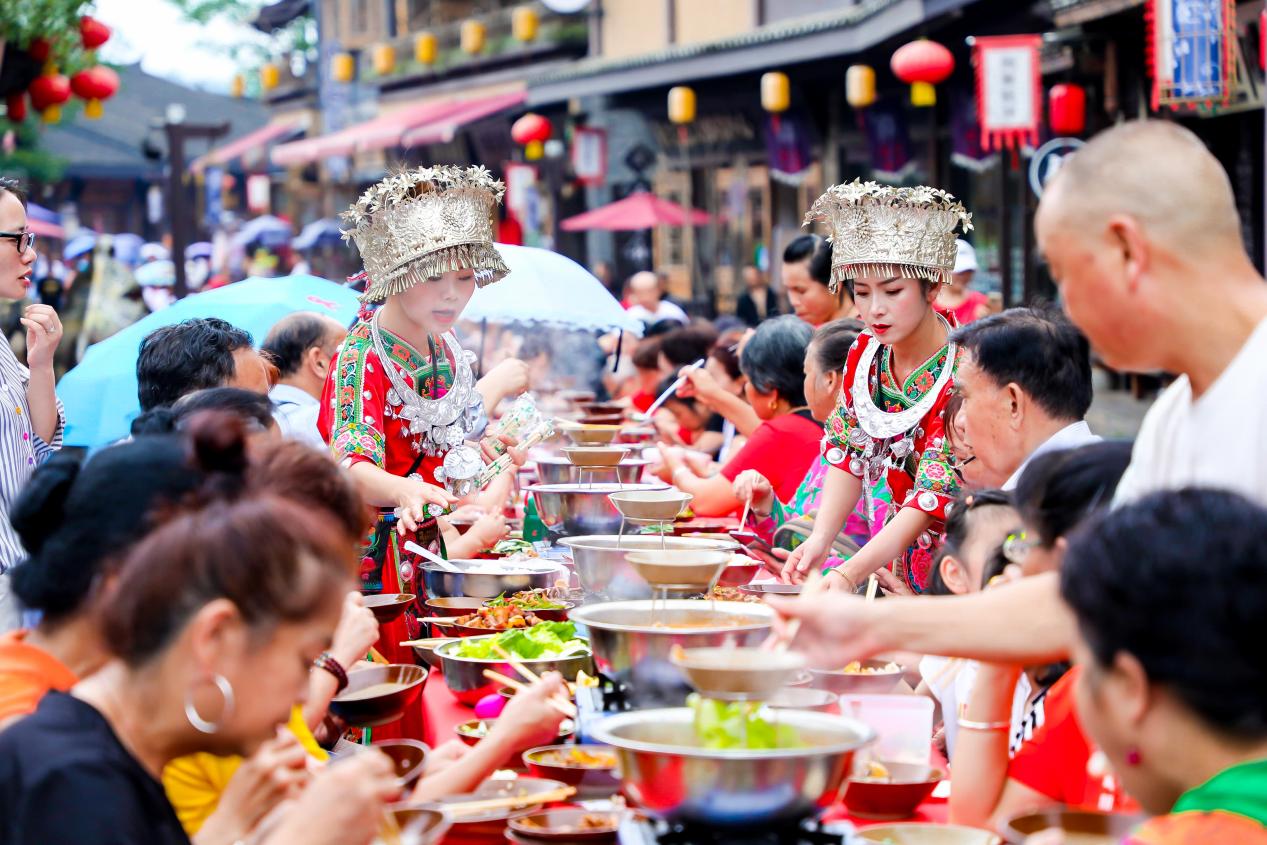 黔東南·苗年·鼓藏節(jié)長桌宴 黔東南·苗年·鼓藏節(jié)長桌宴