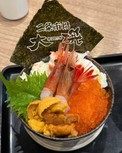 北海道海鮮料理與海產(chǎn)深受歡迎。(IG@_yi_0