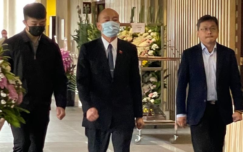 立法院長韓國瑜前來送瓊瑤最后一程。