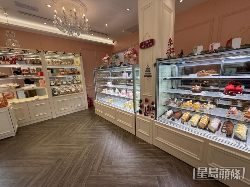 店舗裝修有別其他餅店的面包店風格，反而用上粉紅色甜美少女風。