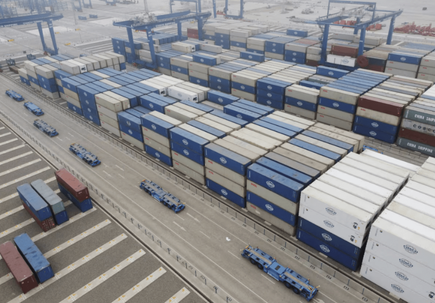 美國貿(mào)易代表署宣布，對從中國進口的太陽能芯片、多晶硅和特定鎢制品加征關(guān)稅。路透社