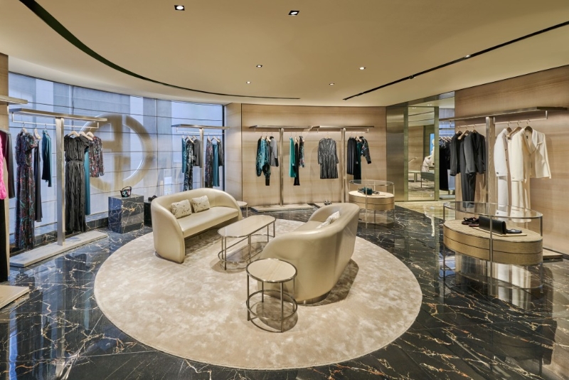 二樓的女士晚裝專區(qū)。 （GA廣東道店）