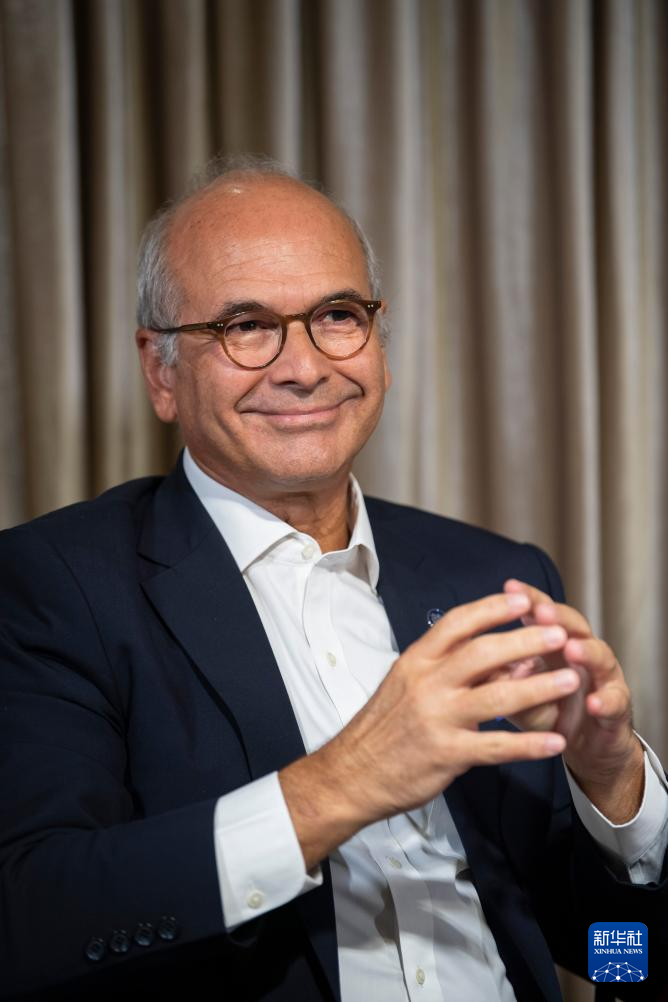 2023年7月5日拍攝的澳門大西洋銀行行政總裁、葡萄牙人卡洛斯·阿爾瓦雷斯（中文名區(qū)偉時(shí)）。新華社發(fā)（張金加 攝）