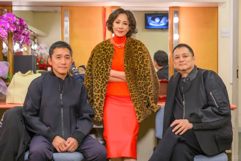 梁朝偉與張叔平第一晚已電身支持劉嘉玲演出舞臺(tái)劇《香港式離婚》。