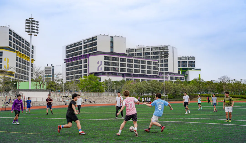 UIC學(xué)生在進(jìn)行校園活動。UIC微信公眾號