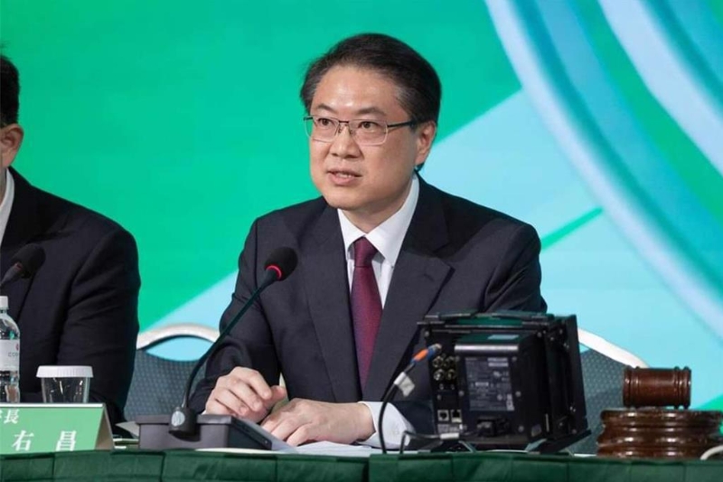 國民黨酸爆綠營操作的青鳥行動，嘲諷不過是民進(jìn)黨求官求職博覽大會。圖為民進(jìn)黨秘書長林右昌。