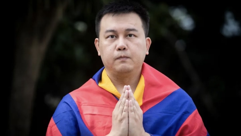 長大后的李昂改了名字、成家立室。網(wǎng)上圖片