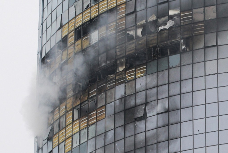 有煙有大廈冒出。路透社
