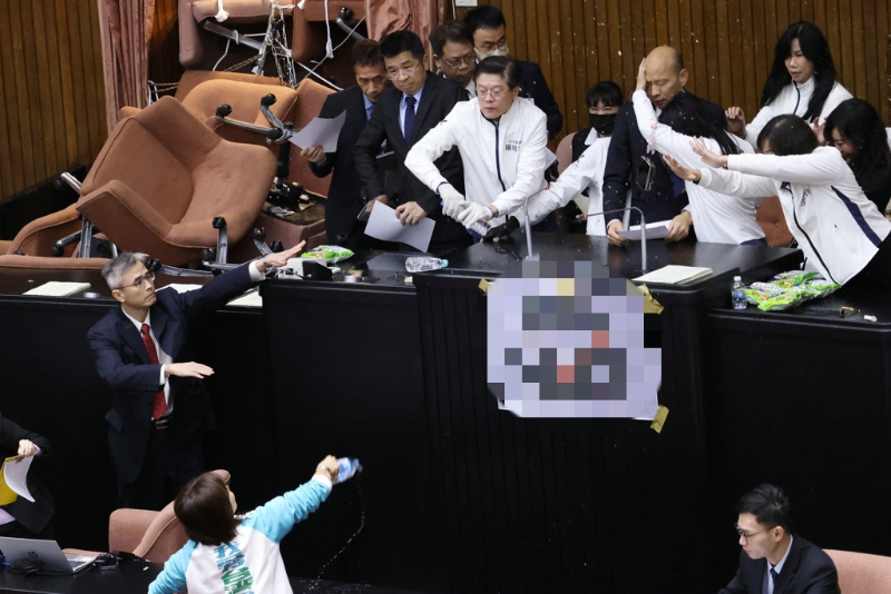 韓國瑜（上排中）