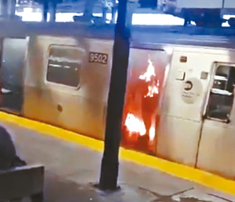 紐約地鐵謀殺案。