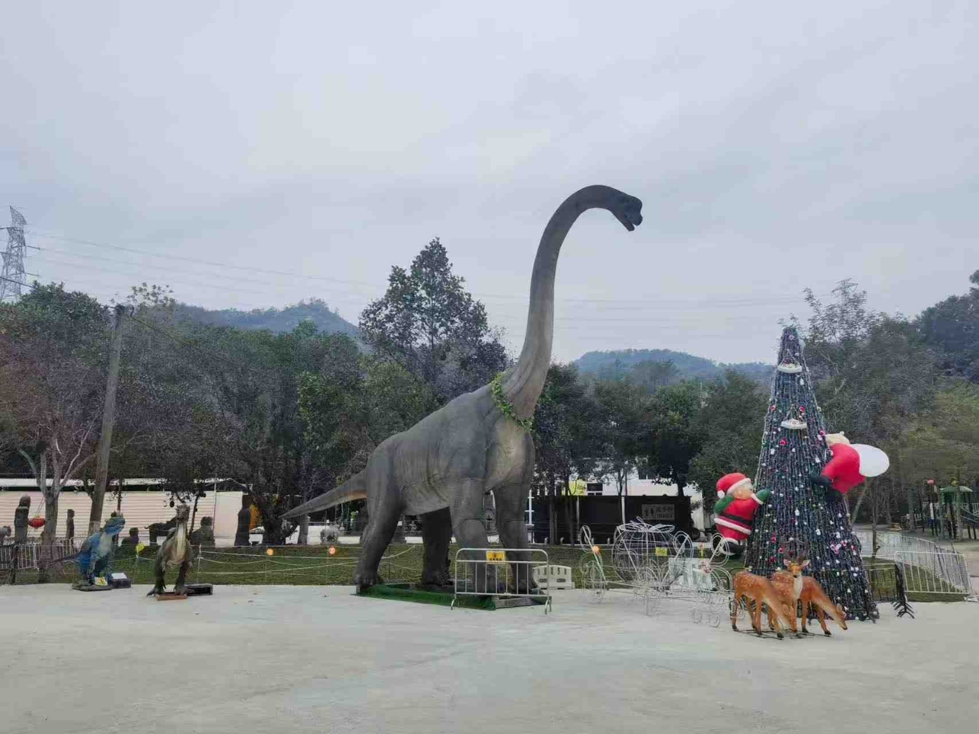 奇幻光影節(jié)啟幕之后的大棠有機(jī)生態(tài)園的恐龍