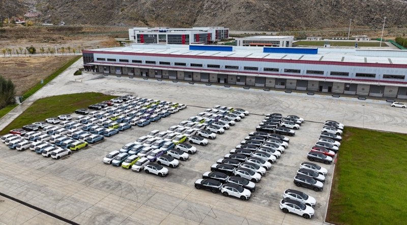 中國(guó)新能源車(chē)年產(chǎn)量已突破千萬(wàn)輛。新華社