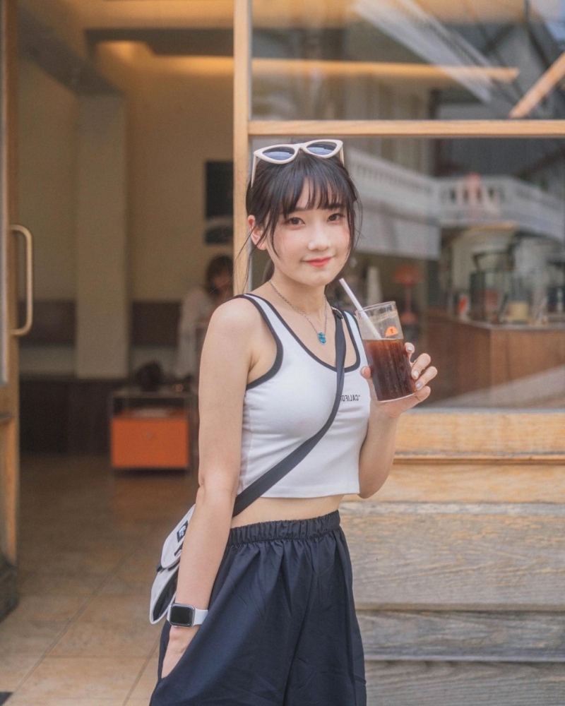 YouTuber愛莉莎莎不時(shí)去韓國及泰國。