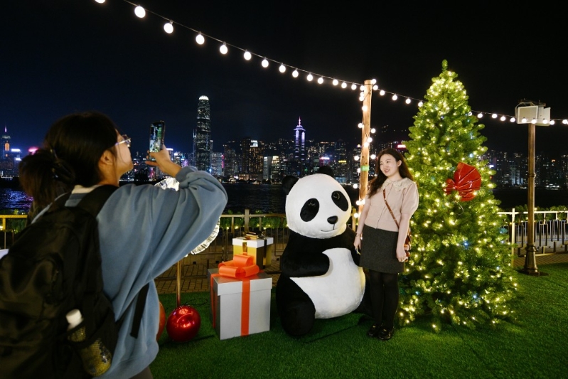 香港繽紛冬日巡禮圣誕小鎮(zhèn)將于12月31日晚上7時或更早停止開放入場。