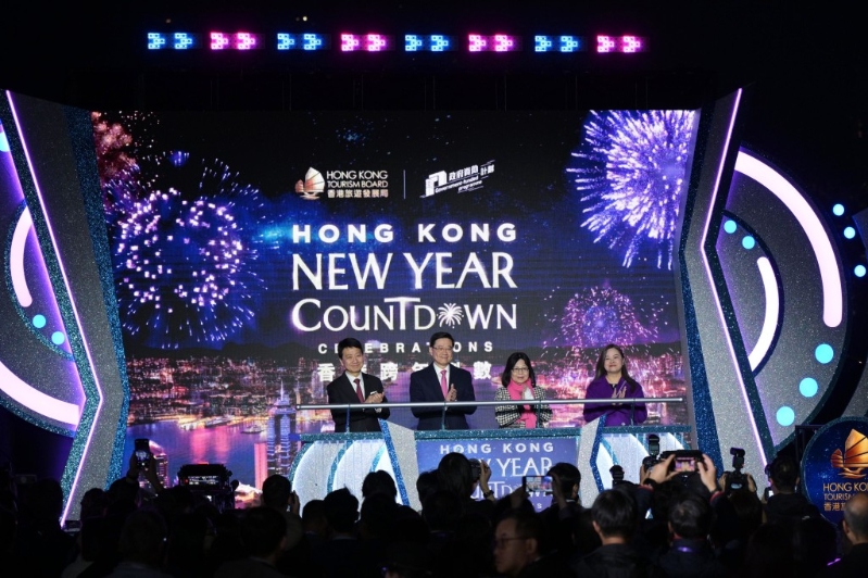 左起：彭耀佳、李家超、林麗嬋、羅淑佩。