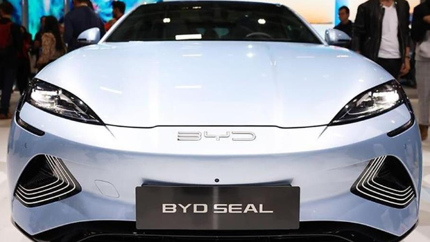 電動車企比亞迪2024年全年新能源汽車?yán)塾?jì)銷量為427.21萬輛。