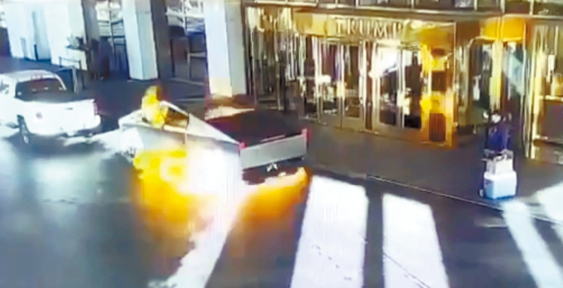 特斯拉電車爆炸。