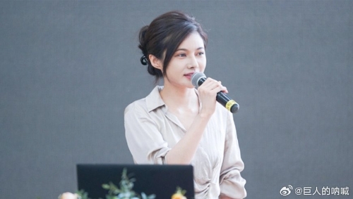 高海純被譽為「最美光二代」。(微博)