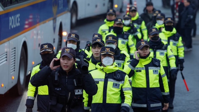 公調(diào)處宣布將委托警方執(zhí)行對尹錫烈總統(tǒng)的逮捕令。 路透社