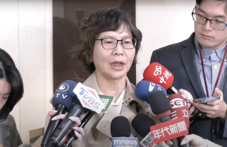 民眾黨前“立委”蔡壁如7日表示，“現(xiàn)在經(jīng)過十年了，當時你們都不講，現(xiàn)在講是認為柯文哲落魄了，來踹一腳嗎？”