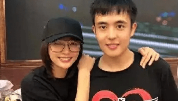 王星女友嘉嘉功不可沒(méi) 王星女友嘉嘉功不可沒(méi)