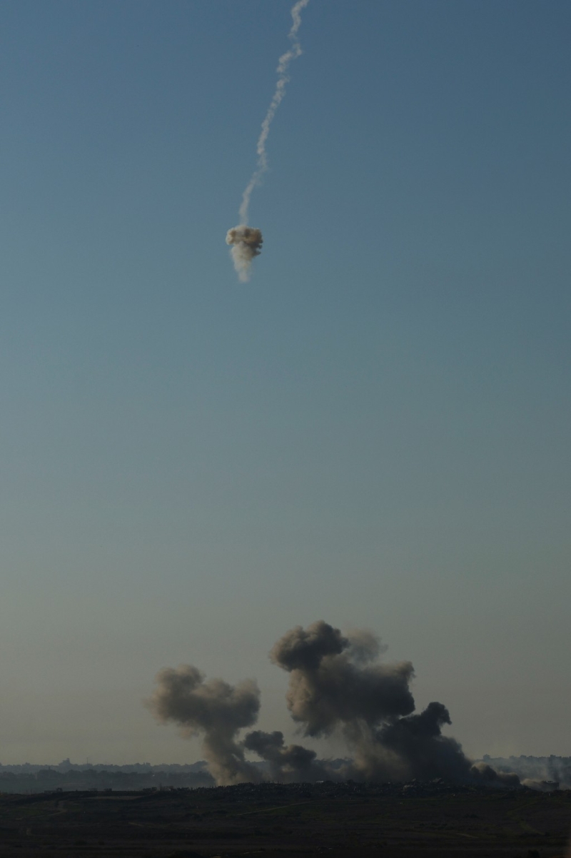 以軍對加沙多地進(jìn)行空襲。 路透社資料圖片