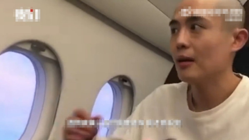 王星在泰國公務機上講述失聯的遭遇。