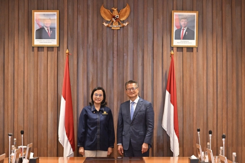 陳茂波與印尼財政部長Sri Mulyani Indrawati會面。 陳茂波網(wǎng)志