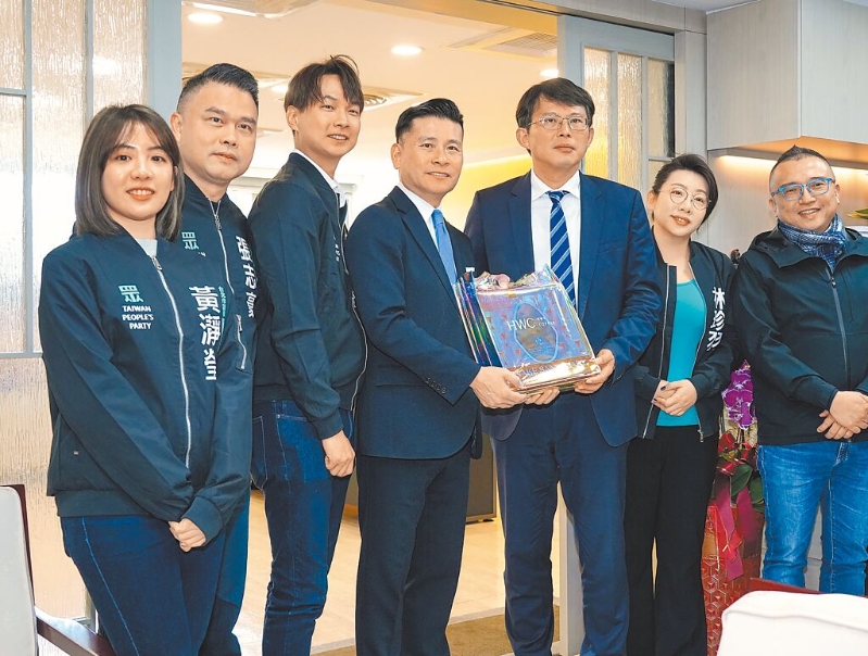 黃國昌(右三) 黃國昌(右三)