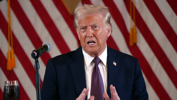 特朗普稱上任首日成立“對(duì)外稅務(wù)局”