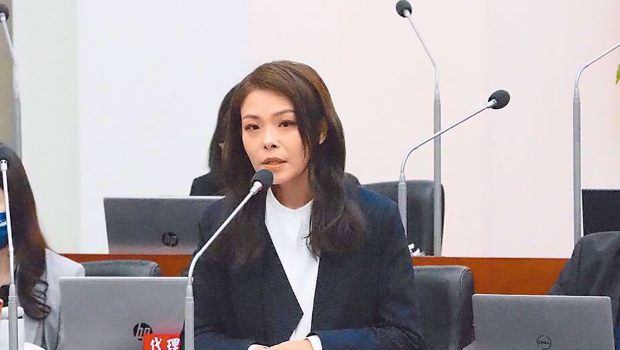 新竹市長(zhǎng)高虹安因助理費(fèi)官司一審判決有罪遭停職，并被判刑7年4月，2024年7月26日由副市長(zhǎng)邱臣遠(yuǎn)代理。