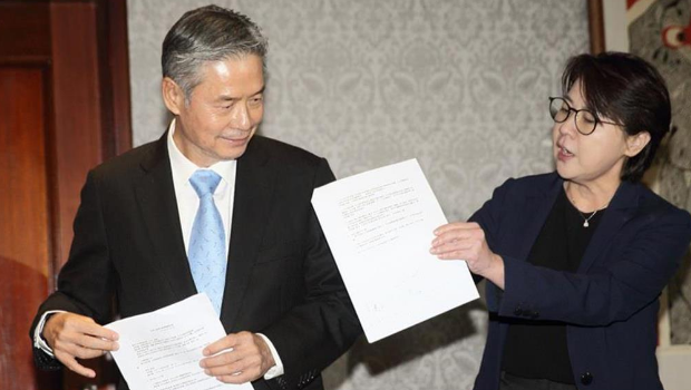 金溥聰（左）杠上媒體人陳文茜及前“立委”蔡正元提告求償600萬元。