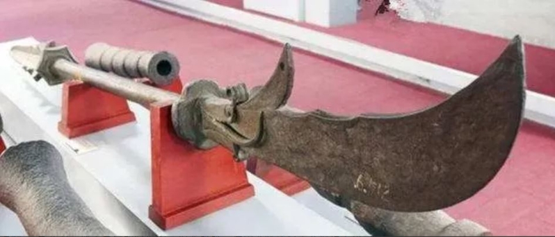 清朝最后武狀元張三甲，據(jù)說能輕松舞起180斤大刀。