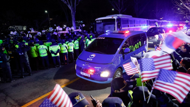 韓國(guó)法院凌晨逮捕尹錫悅，指其可能銷毀證據(jù)。