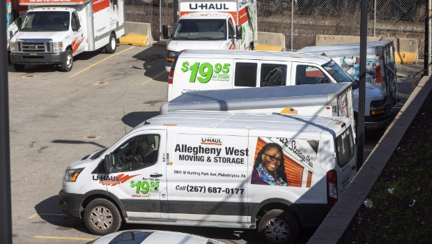 佛州U-Haul客貨車驚藏31人。 圖為涉案同類型客貨車。 美聯(lián)社