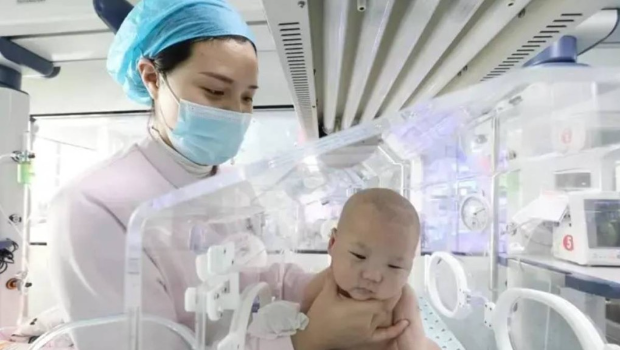 內(nèi)地去年954萬人出生