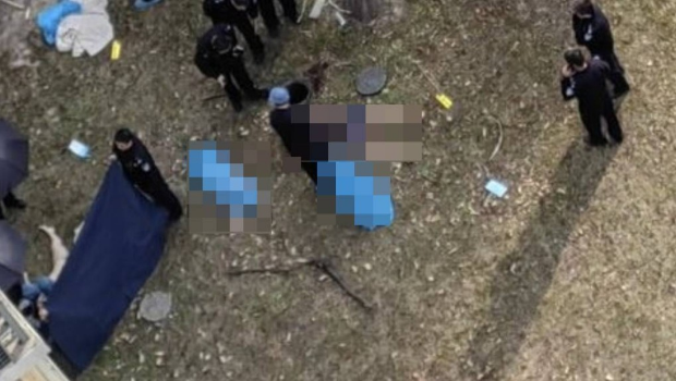 上海閔行區(qū)有屋苑日前發(fā)生一家三口墜樓身亡事件。