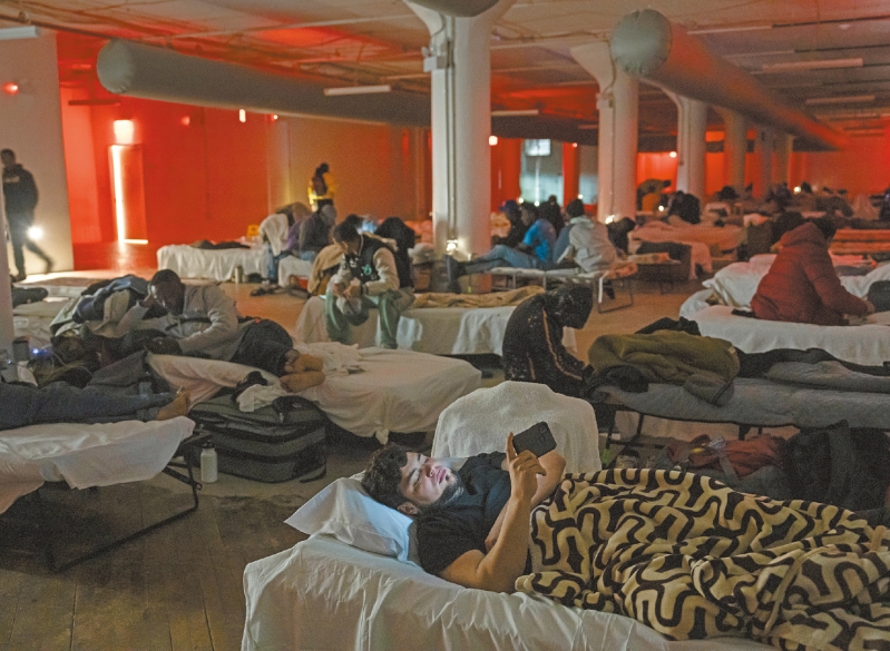 美國(guó)無(wú)證移民。