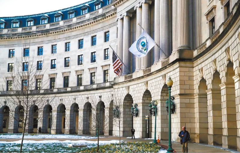 特朗普簽署多項(xiàng)行政命令。